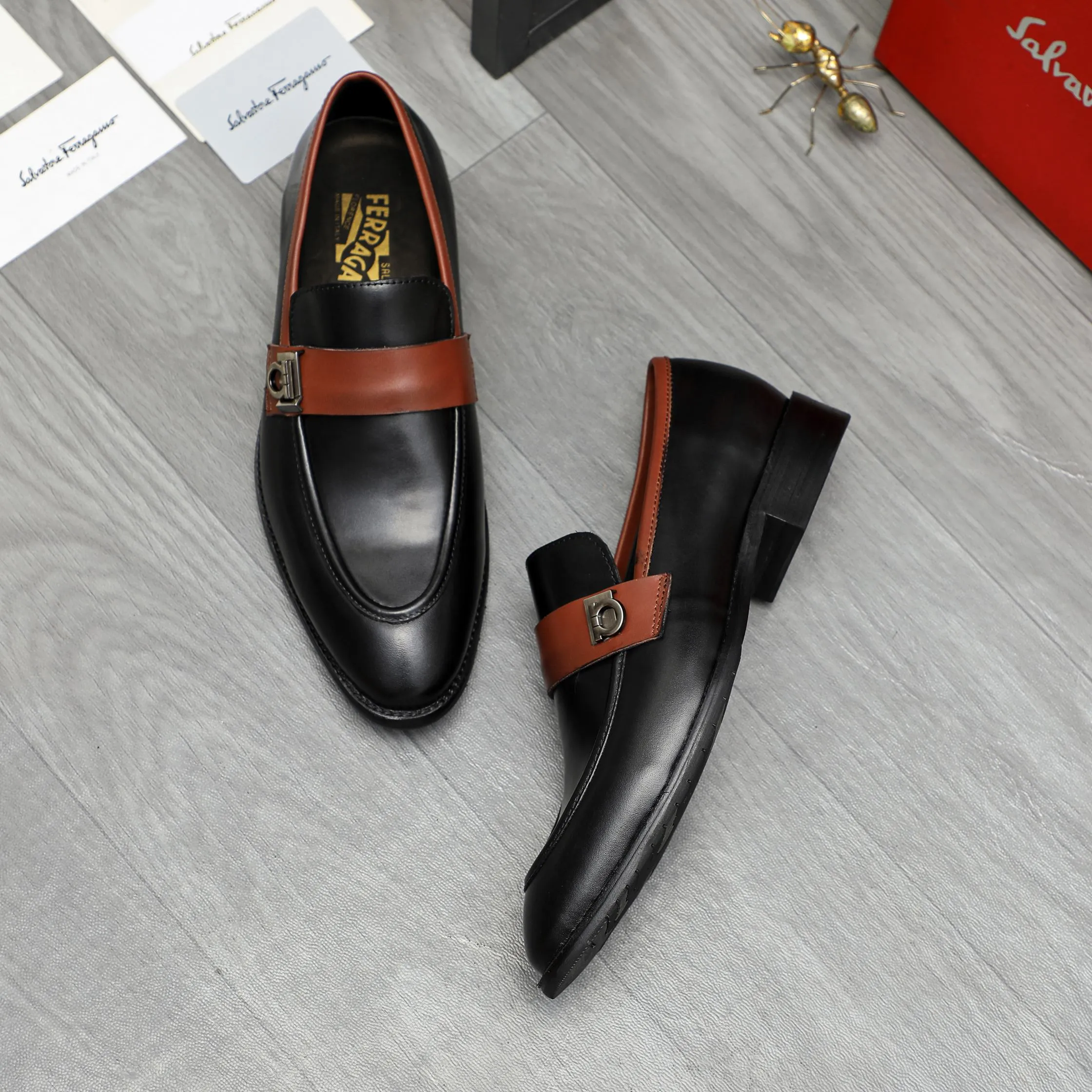 Men's men's shoes💰460 Product trademark: Ferragamo "Ferragamo" business slip-on leather shoes Regular size: 39-44 Product materials: Selected high-quality cowhide upper, cowhide lining, original outsole